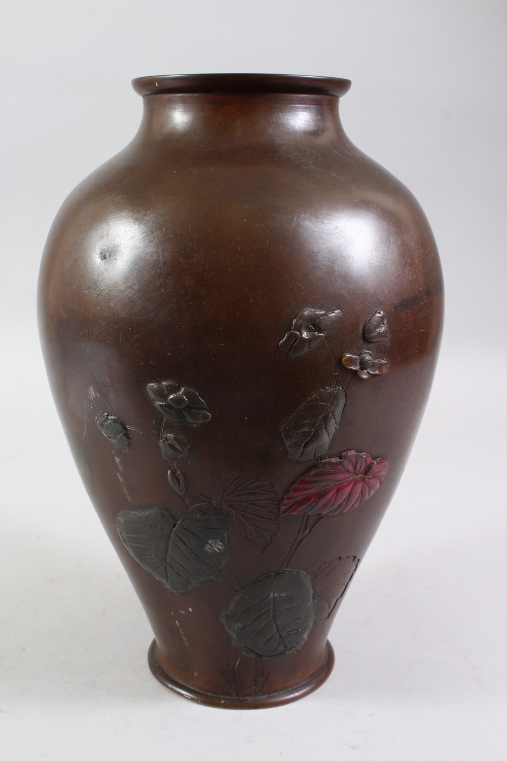 A JAPANESE MEIJI PERIOD BRONZE & MIXED METAL VASE, the body of the vase with on laid decoration - Image 3 of 7