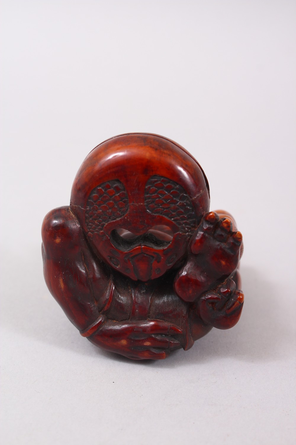 A GOOD JAPANESE MEIJI PERIOD CARVED WOOD OKIMONO GROUP - ONI & DRUM, the carved wood okimono - Image 6 of 6