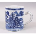 AN 18TH / 19TH CENTURY CHINESE BLUE & WHITE PORCELAIN MUG, decorated with scenes of landscapes, with