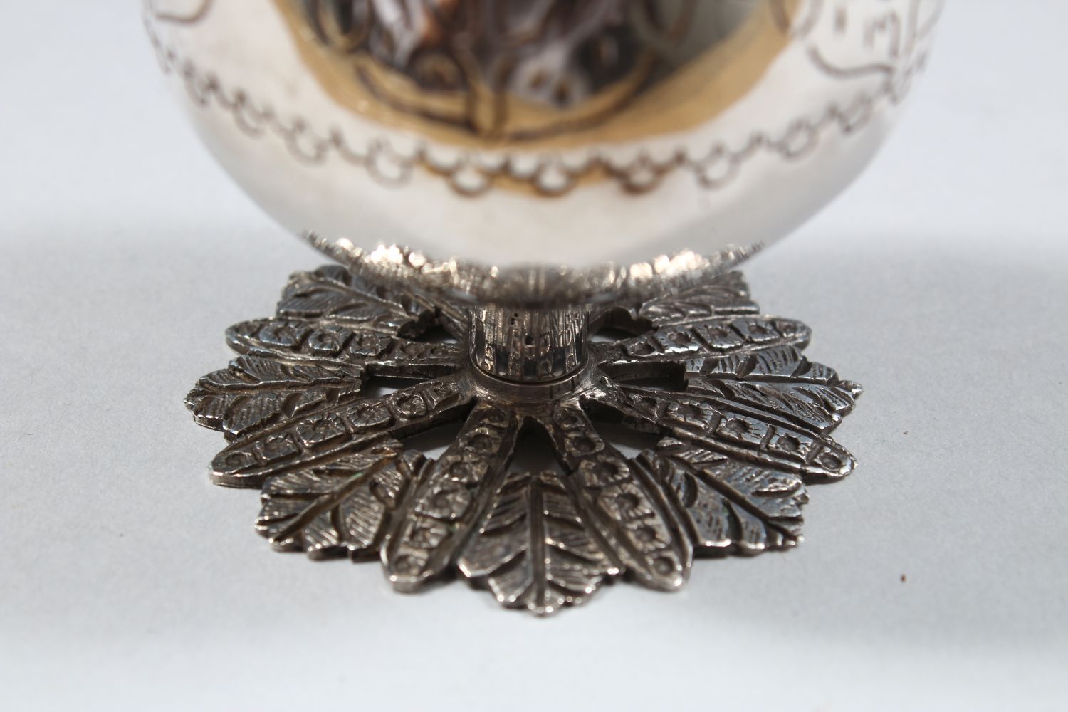 A GOOD TURKISH SOLID SILVER ROSE WATER SPRINKLER, with moulded leaf decoration, 19cm high. - Image 4 of 5