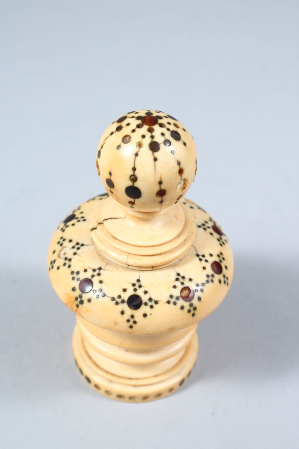 A GOOD 19TH CENTURY INDIAN INLAID IVORY FINIAL, 10cm high x 5.5cm wide. - Image 3 of 4