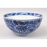 AN 18TH / 19TH CENTURY CHINESE BLUE & WHITE PORCELAIN BOWL, the bowl decorated with displays of