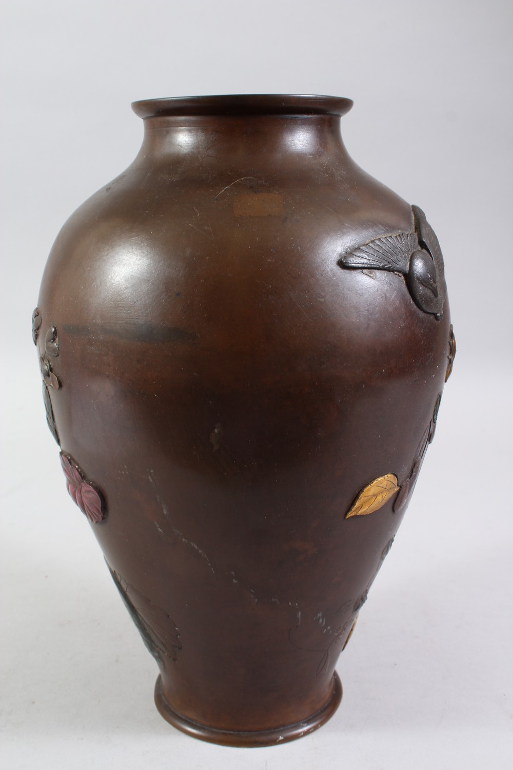 A JAPANESE MEIJI PERIOD BRONZE & MIXED METAL VASE, the body of the vase with on laid decoration - Image 2 of 7