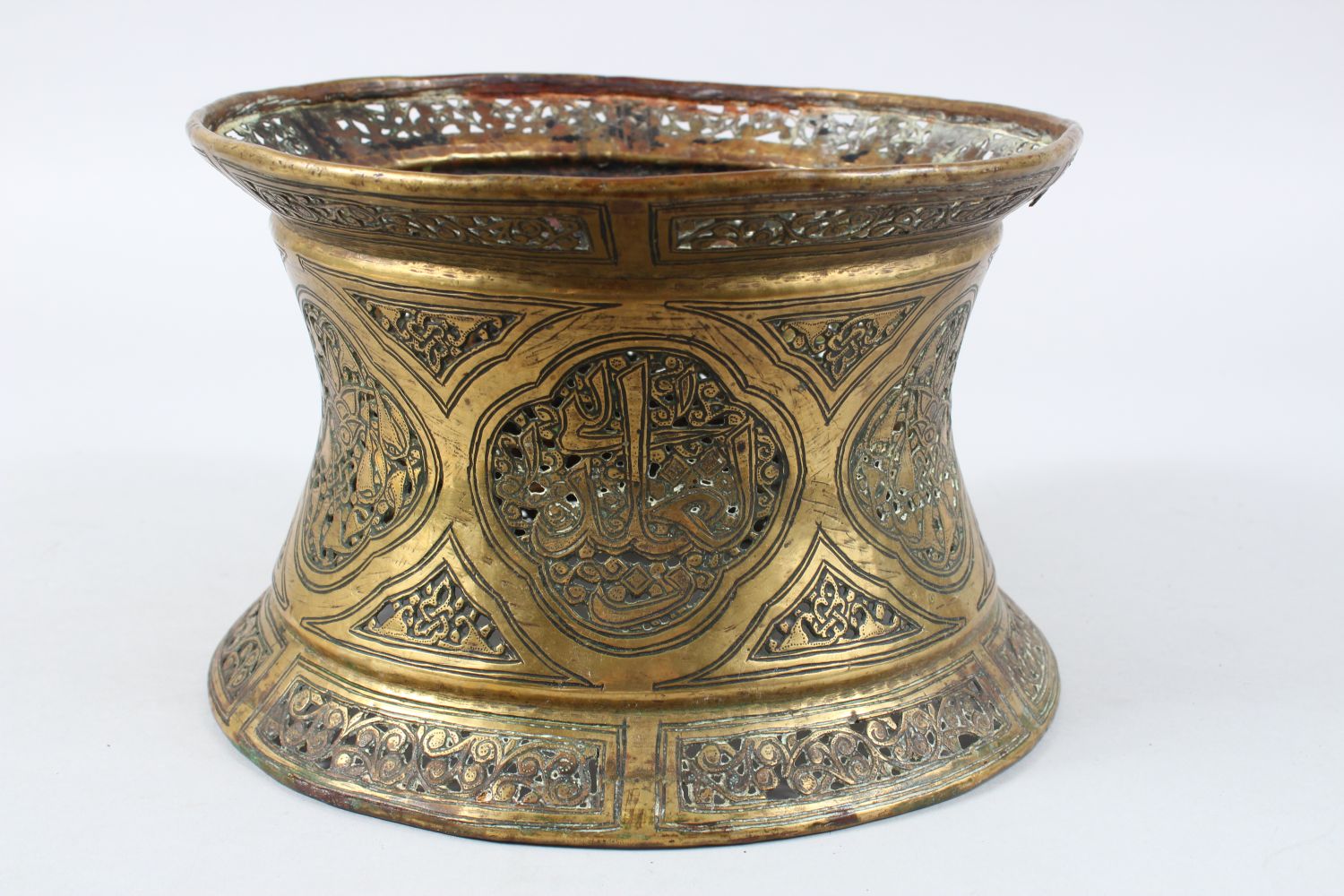 A 19TH CENTURY, OR EARLIER, MAMLUK REVIVAL TRAY STAND, with pierced decoration and calligraphy, 14. - Image 4 of 7