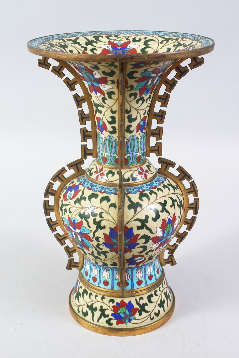 A FINE QUALITY 20TH CENTURY CHINESE CLOISONNE VASE, the vase with a pale yellow ground with formal - Image 2 of 8