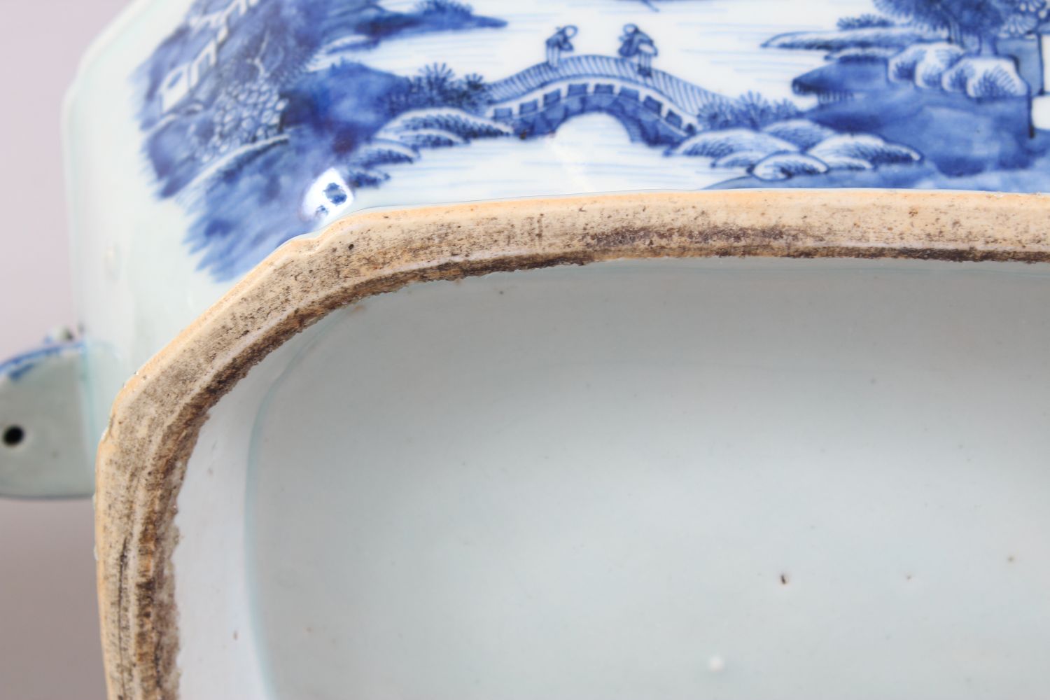 TWO 19TH CENTURY CHINESE BLUE & WHITE PORCELAIN TUREENS AND COVERS, painted with fisherman and a - Image 13 of 13