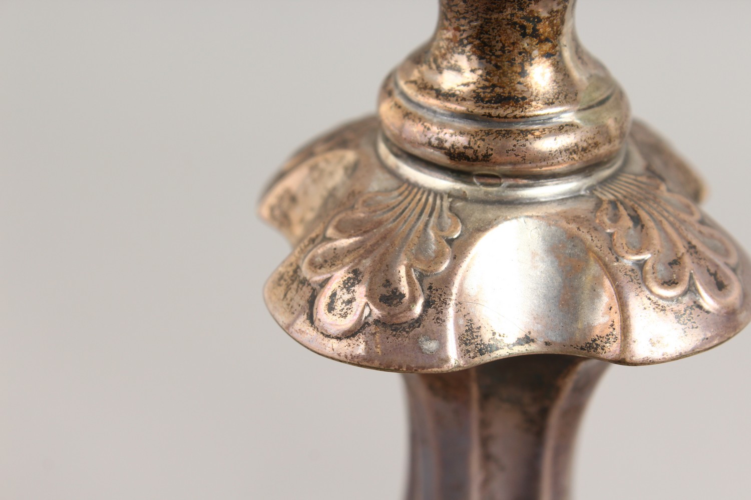 A PAIR OF CANDLESTICKS, with shell cast sconces, baluster columns on shell cast bases. London 1907 - Image 8 of 11