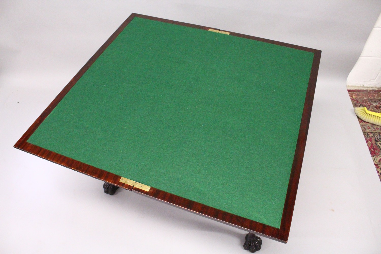 A GOOD GEORGE III DESIGN "IRISH" MAHOGANY FOLD-OVER CARD TABLE, EARLY 20TH CENTURY, with green baize - Image 10 of 10