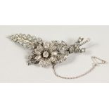 A SUPERB 18CT WHITE GOLD DIAMOND SPRAY BROOCH.