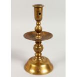 A 17TH CENTURY HEEMSKIRK CANDLESTICK. 8ins high.