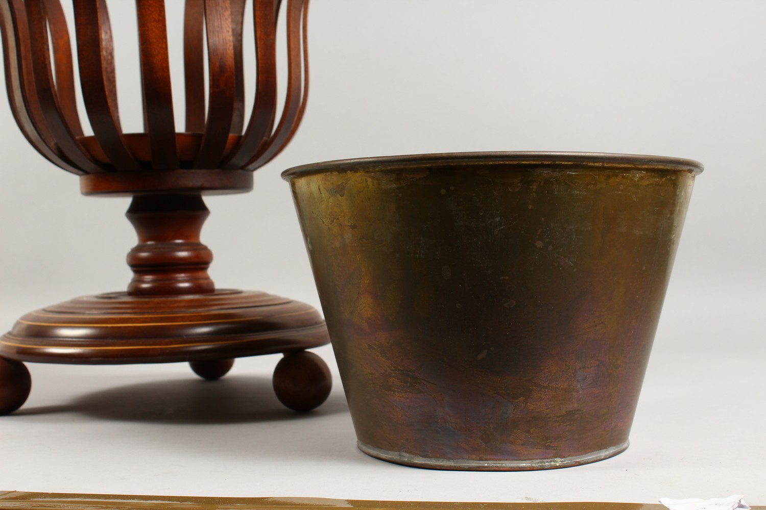 A DUTCH MAHOGANY JARDINIERE, with brass liner. 16ins high. - Image 5 of 5