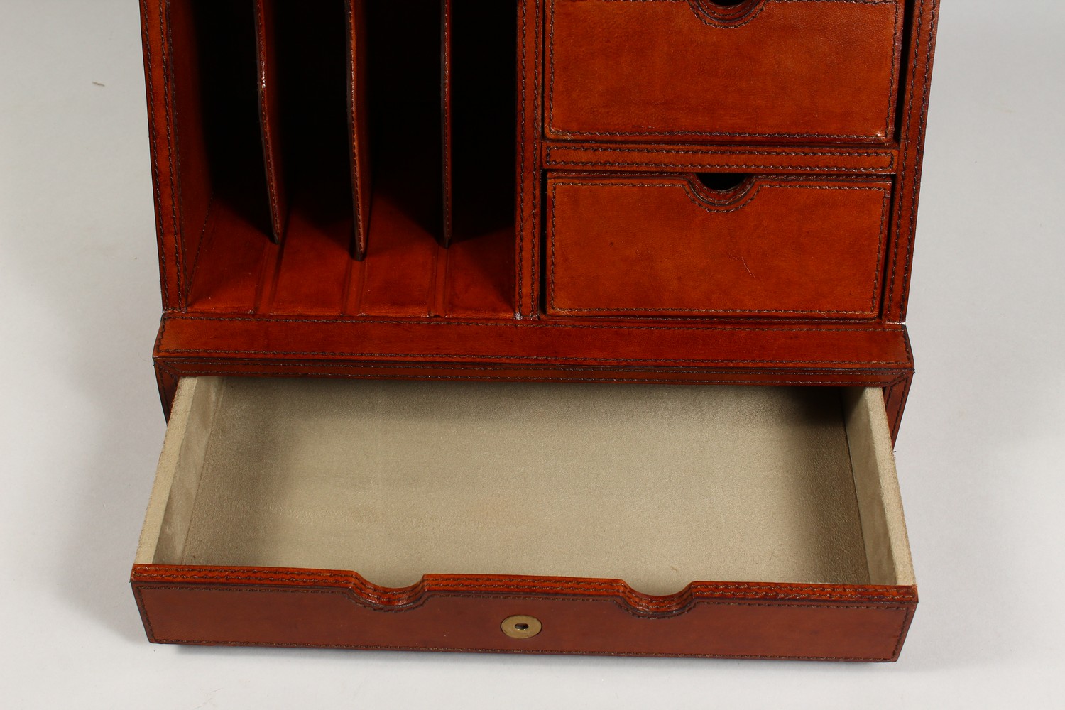 A GOOD LEATHER STATIONERY BOX. 15ins wide x 9ins deep x 9.5ins high. - Image 2 of 4