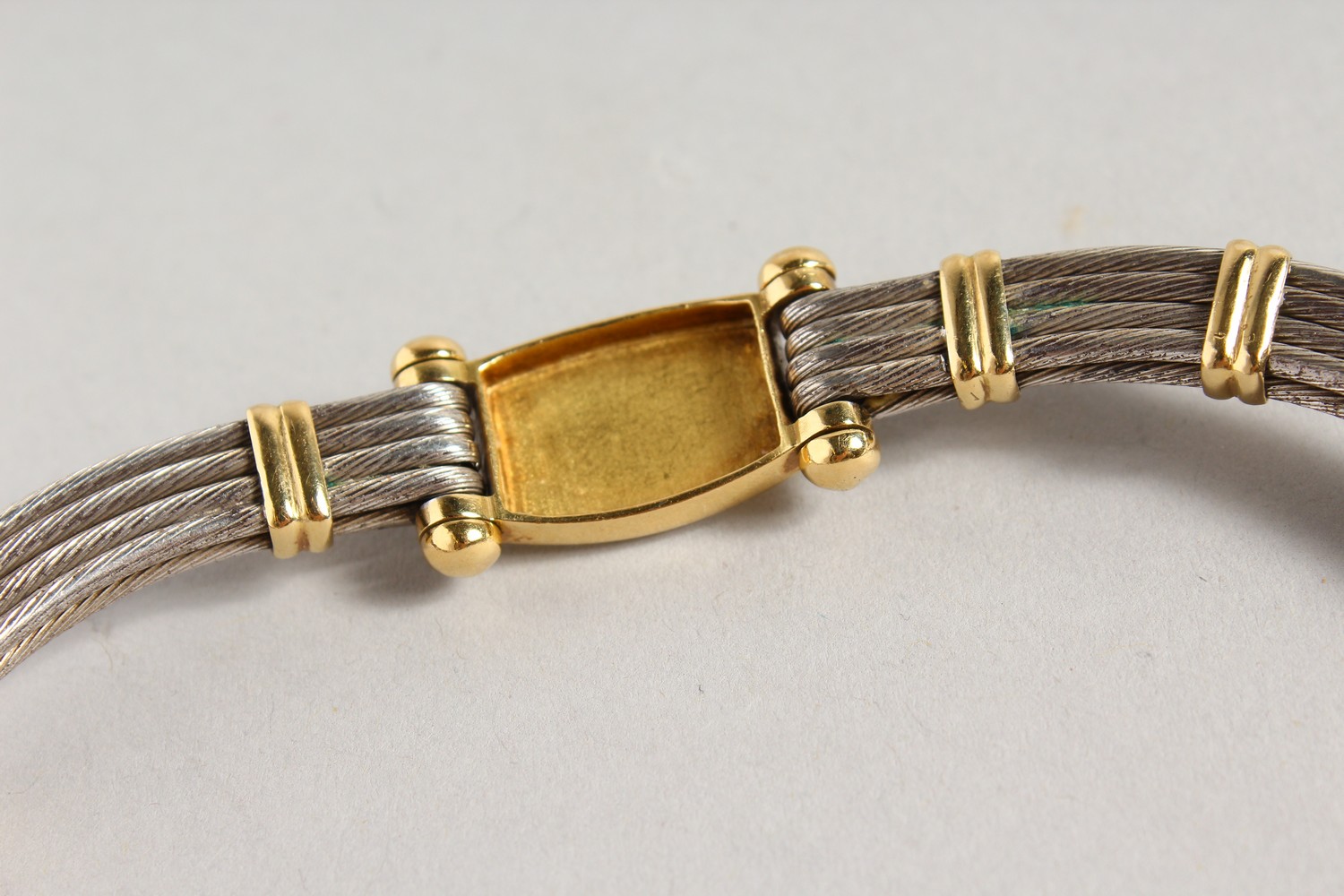A STYLISH 18CT GOLD AND WOVEN SILVER CHOKER. 5.25ins diameter. - Image 7 of 8