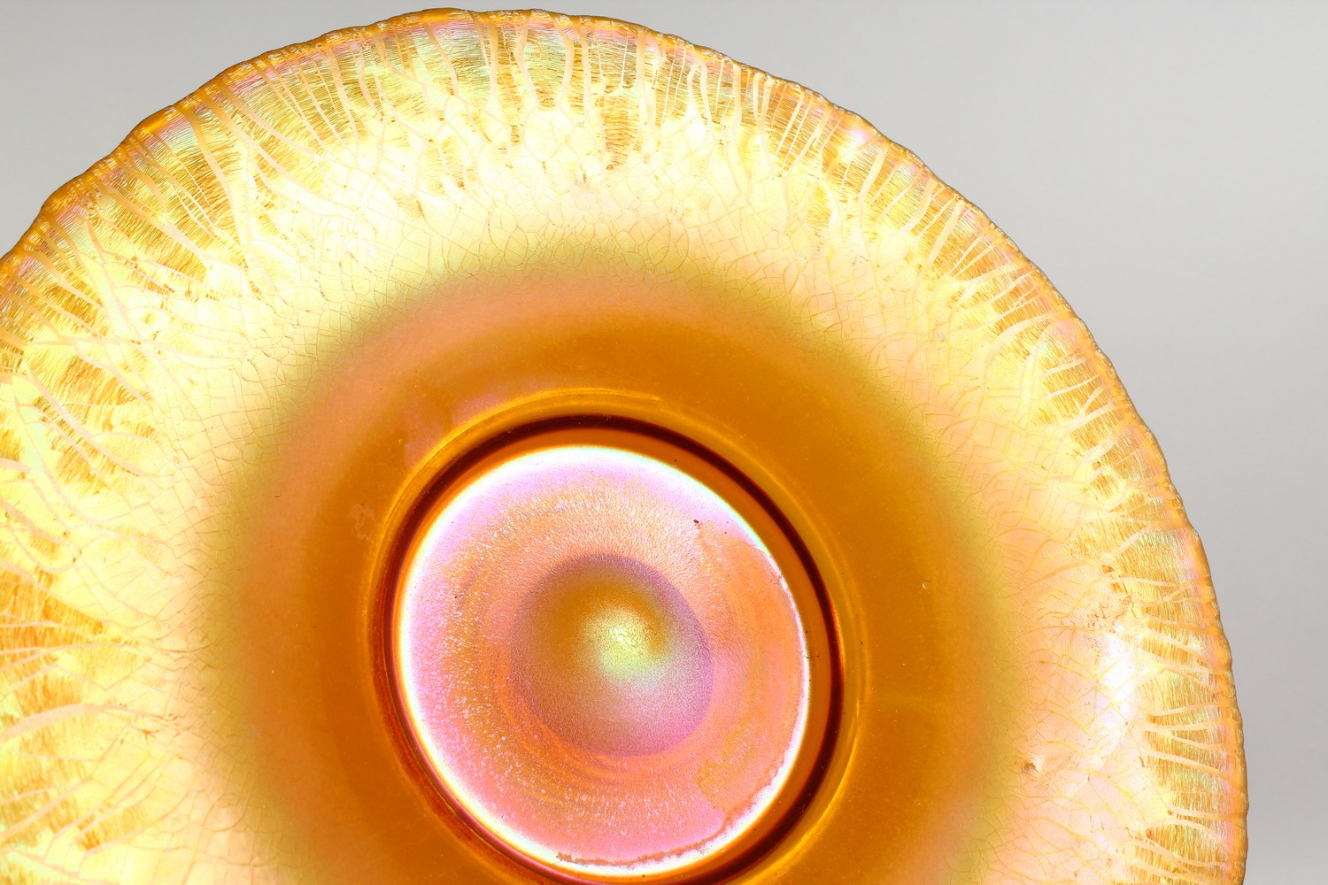 AN ART NOUVEAU ORANGE LUSTRE CIRCULAR GLASS DISH. 12.25ins diameter. - Image 4 of 16