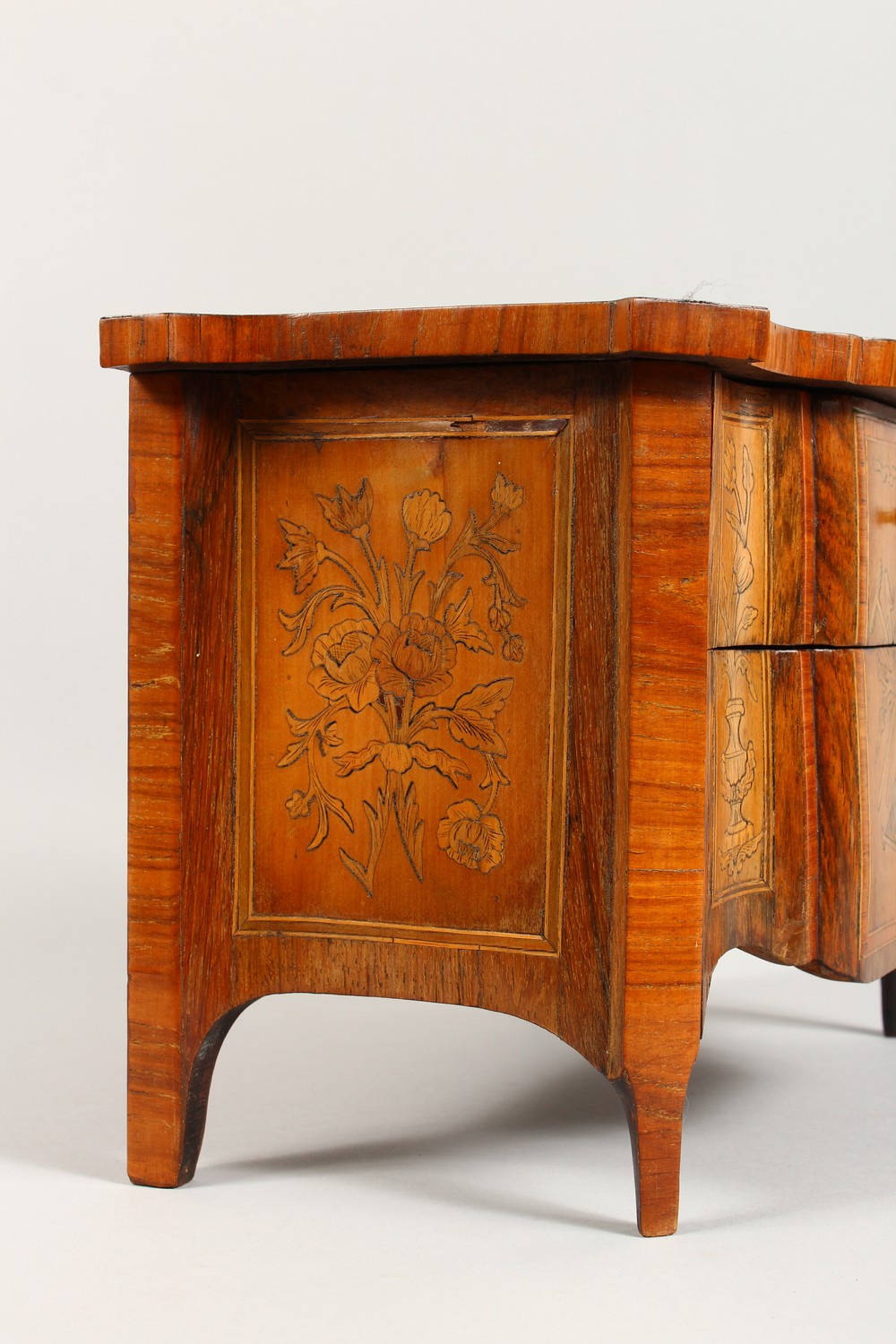 A GOOD CONTINENTAL MINIATURE TWO DRAWER MARQUETRY COMMODE, probably an apprentice piece, the top - Image 6 of 13