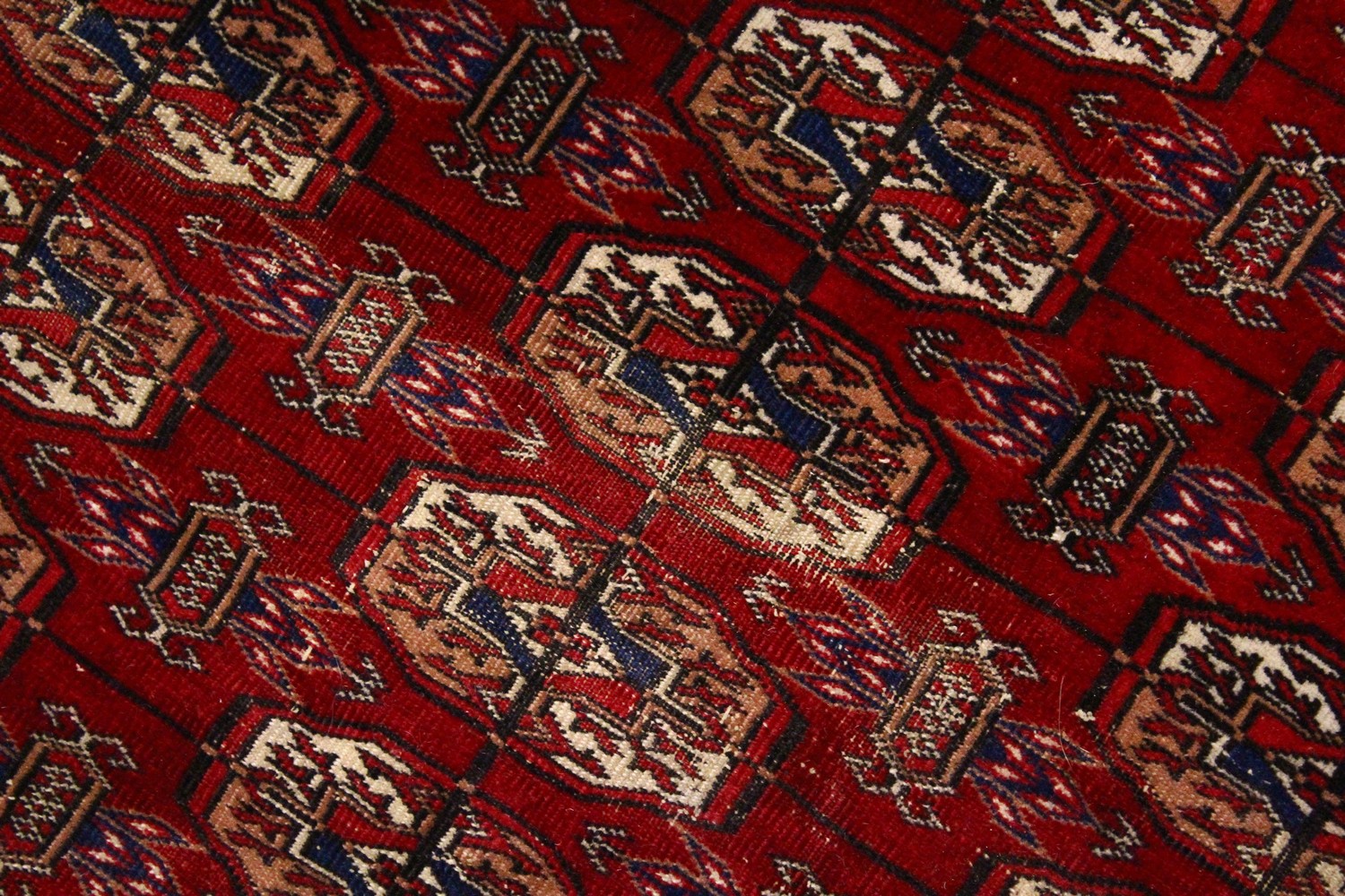 A GOOD LARGE BOKHARA CARPET, MID 20TH CENTURY, red ground with six rows of thirty gulls, within an - Image 4 of 12