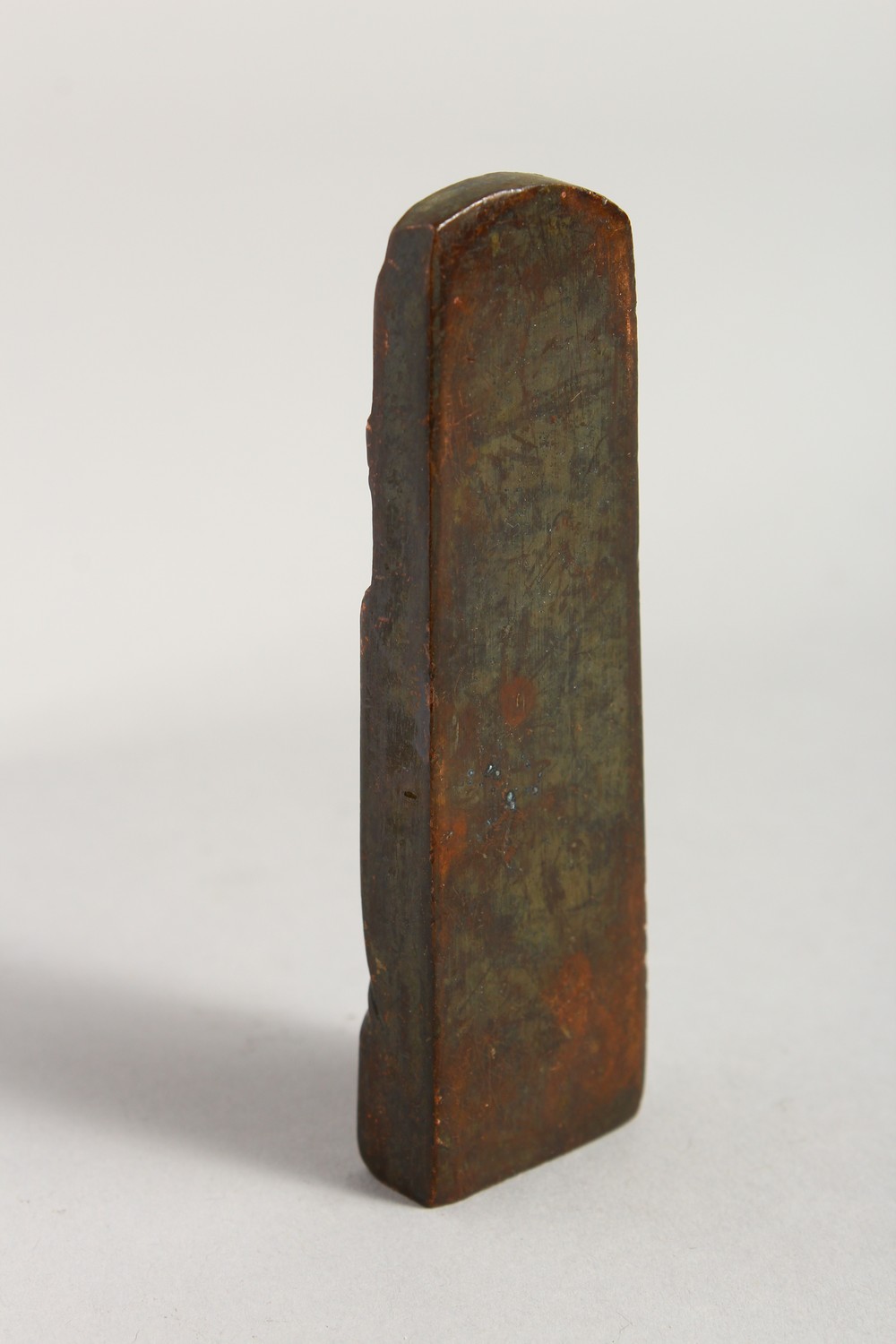 A SMALL CAST BRONZE SEAL. 3.75ins high. - Image 2 of 3