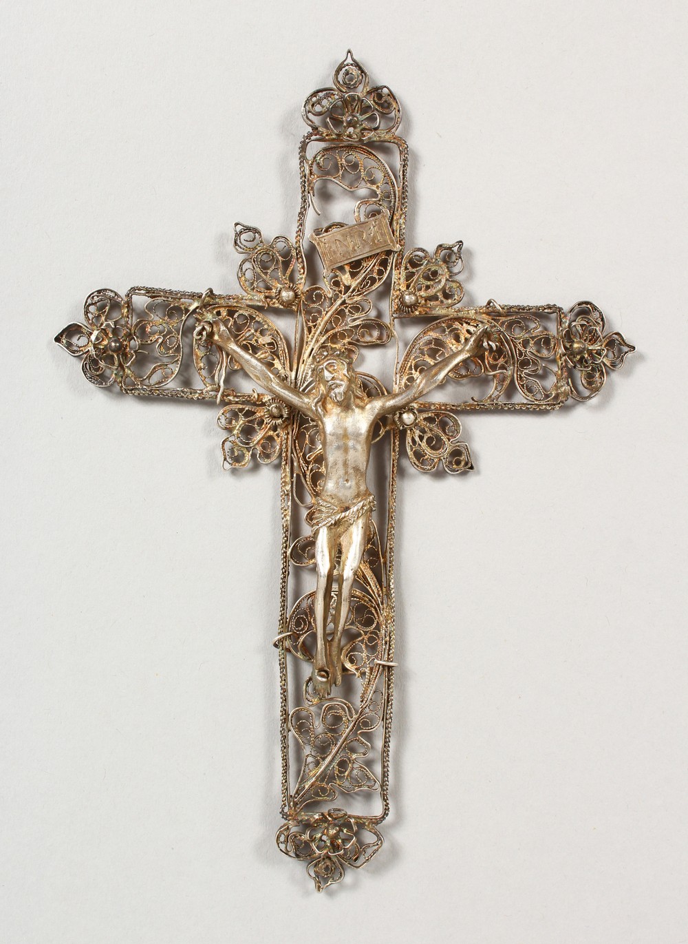 AN 18TH CENTURY SILVER FILIGREE CORPUS CHRISTI. 7ins x 4.75ins.