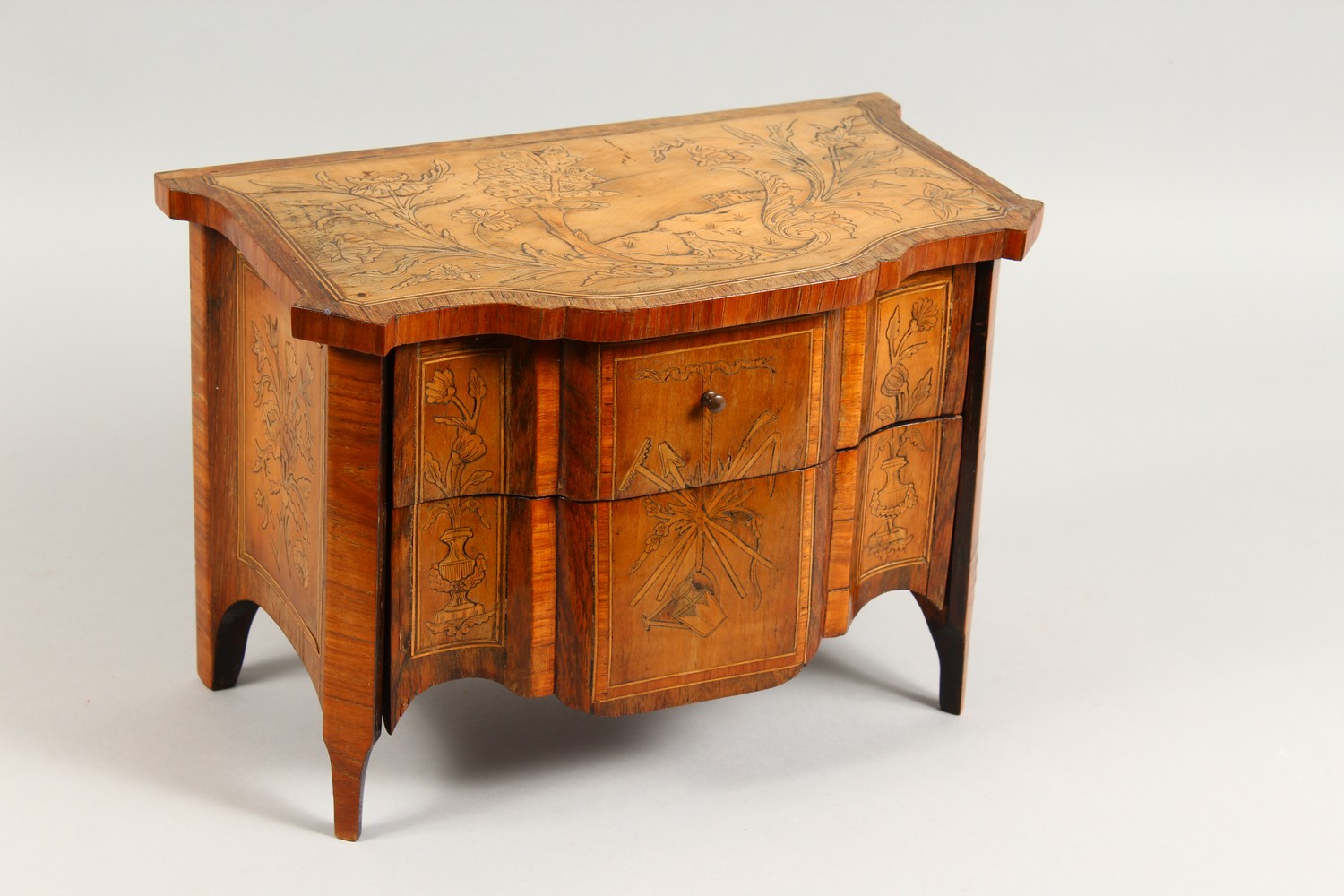 A GOOD CONTINENTAL MINIATURE TWO DRAWER MARQUETRY COMMODE, probably an apprentice piece, the top - Image 13 of 13