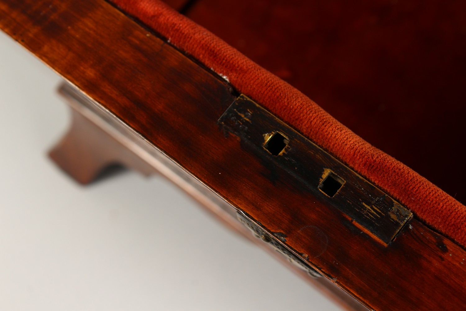 A GOOD REGENCY MAHOGANY MINIATURE CELLARETTE, probably an apprentice piece, of sarcophagus form, - Image 12 of 12