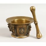 A 16TH/17TH CENTURY CAST BRONZE PESTLE AND MORTAR. Mortar: 5.5ins diameter.