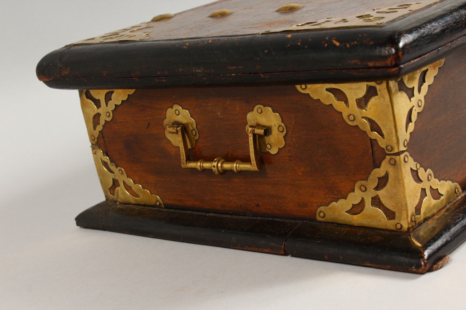 A 19TH CENTURY BRASS BOUND BOX, with brass carrying handles. 16.5ins wide. - Image 4 of 8