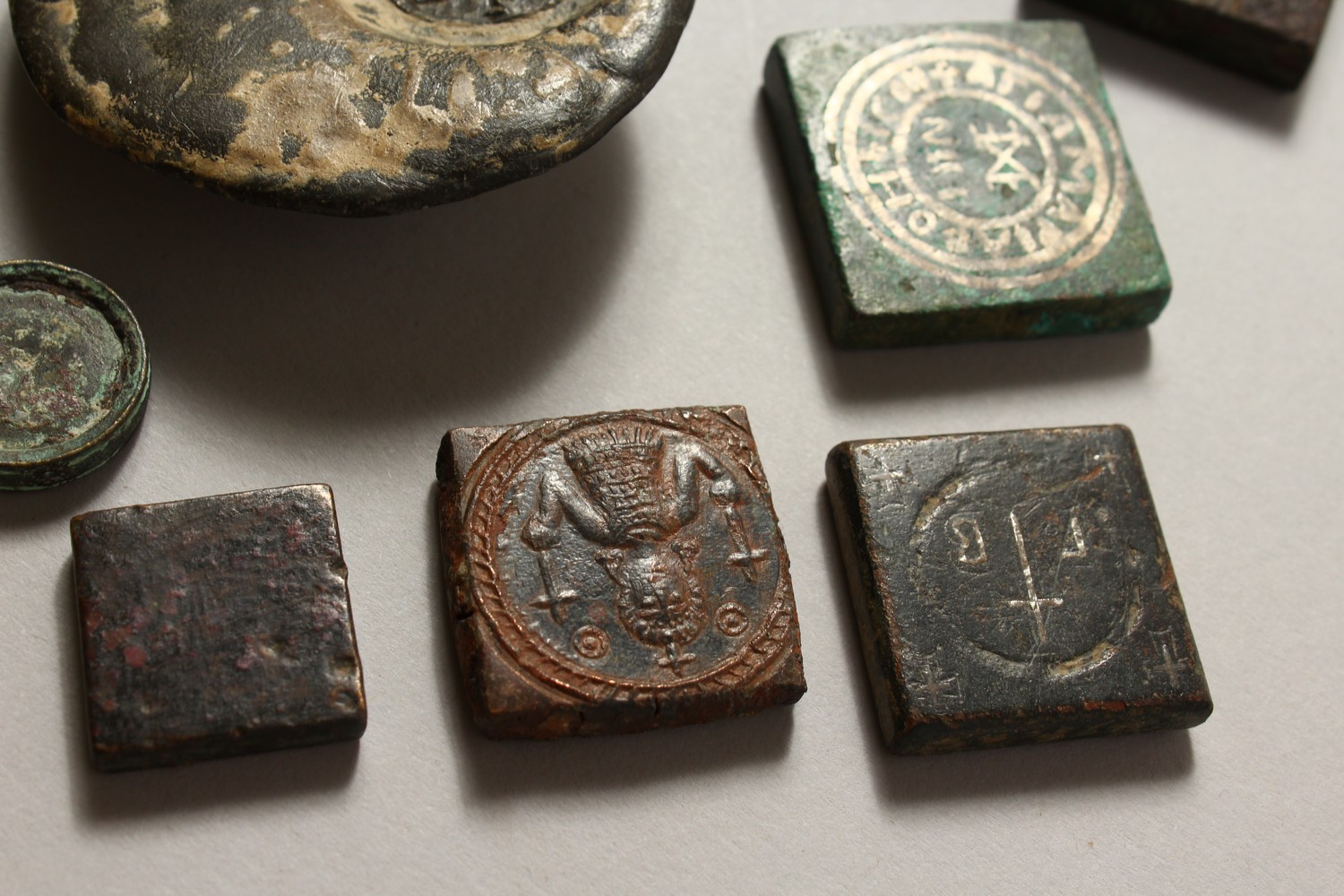 A COLLECTION OF TWENTY-ONE BYZANTINE BRONZE RECTANGULAR AND DISC WEIGHTS. Various Sizes. - Image 6 of 15