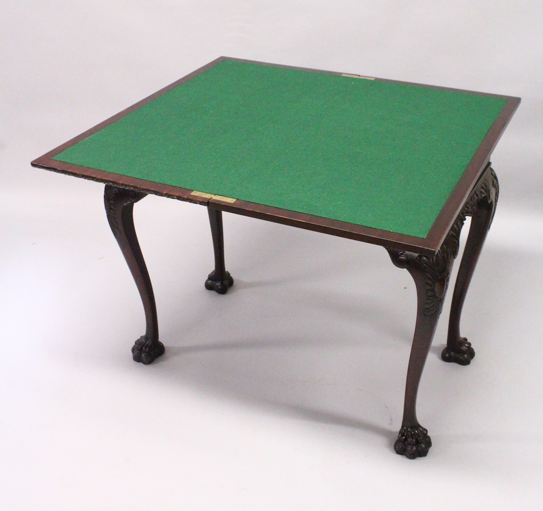 A GOOD GEORGE III DESIGN "IRISH" MAHOGANY FOLD-OVER CARD TABLE, EARLY 20TH CENTURY, with green baize - Image 9 of 10