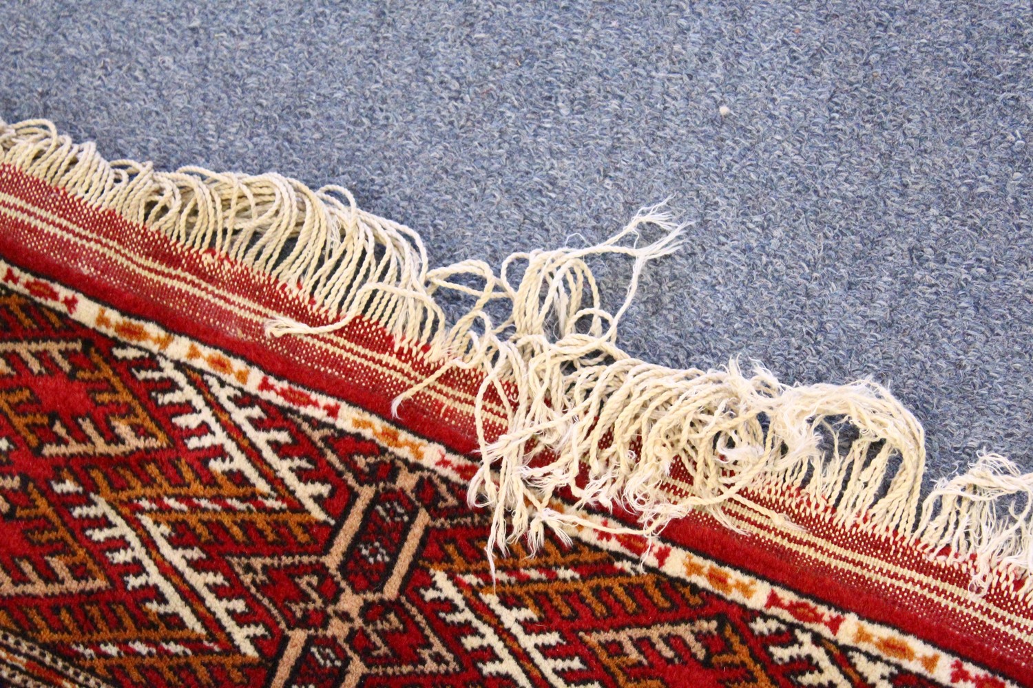 A GOOD LARGE BOKHARA CARPET, MID 20TH CENTURY, red ground with six rows of thirty gulls, within an - Image 7 of 12