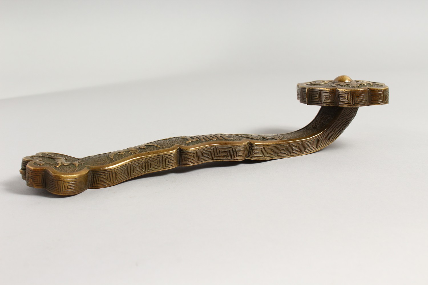 A CHINESE BRONZE RUYI SCEPTRE. 11ins long. - Image 2 of 4