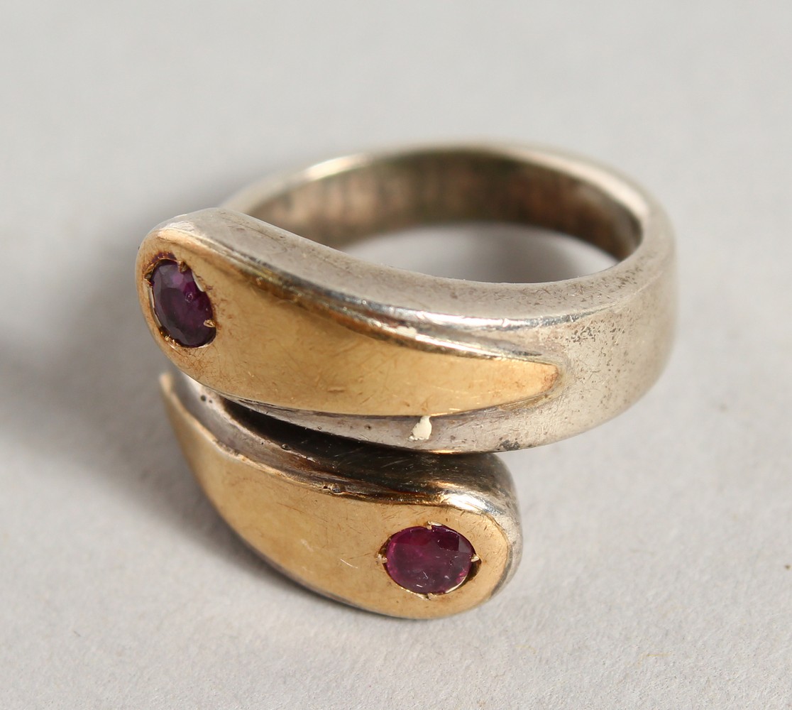 A STYLISH SILVER AND GOLD RING, set with two rubies. - Image 3 of 7