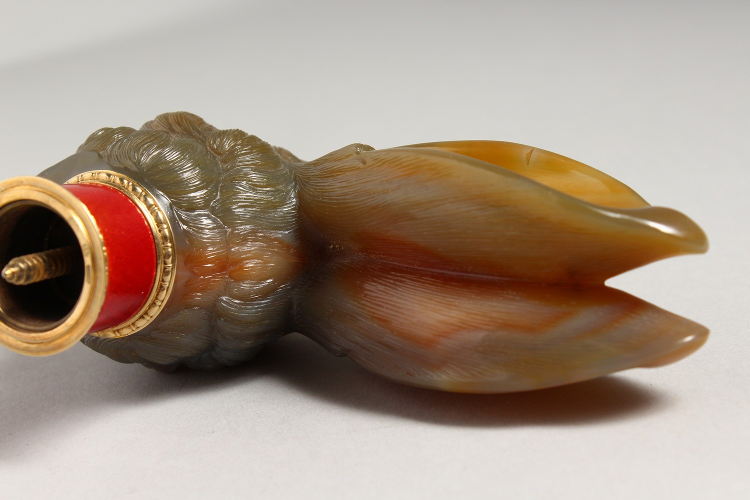 A VERY GOOD CARVED HARDSTONE WALKING STICK HANDLE, modelled as a hare, with ruby eyes, enamel and - Image 10 of 15