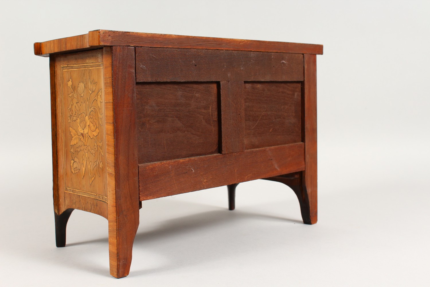 A GOOD CONTINENTAL MINIATURE TWO DRAWER MARQUETRY COMMODE, probably an apprentice piece, the top - Image 8 of 13