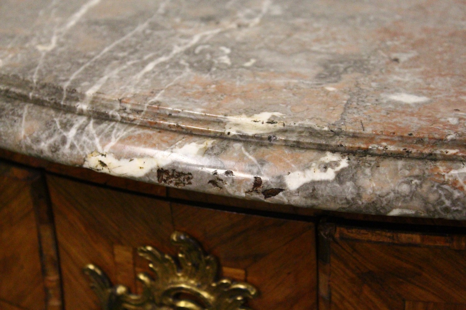 A LOUIS XVTH KINGWOOD BOMBE FRONTED COMMODE by JEAN CHARLES ELLEUME, CIRCA 1755, with grey marble - Image 10 of 37