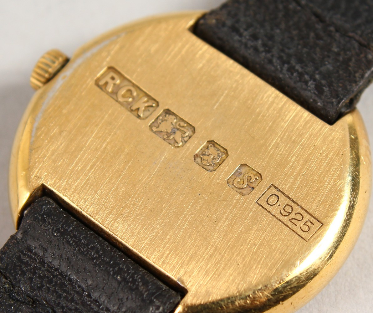 A GENTLEMAN'S RAY KING WRISTWATCH AND STRAP. - Image 4 of 4