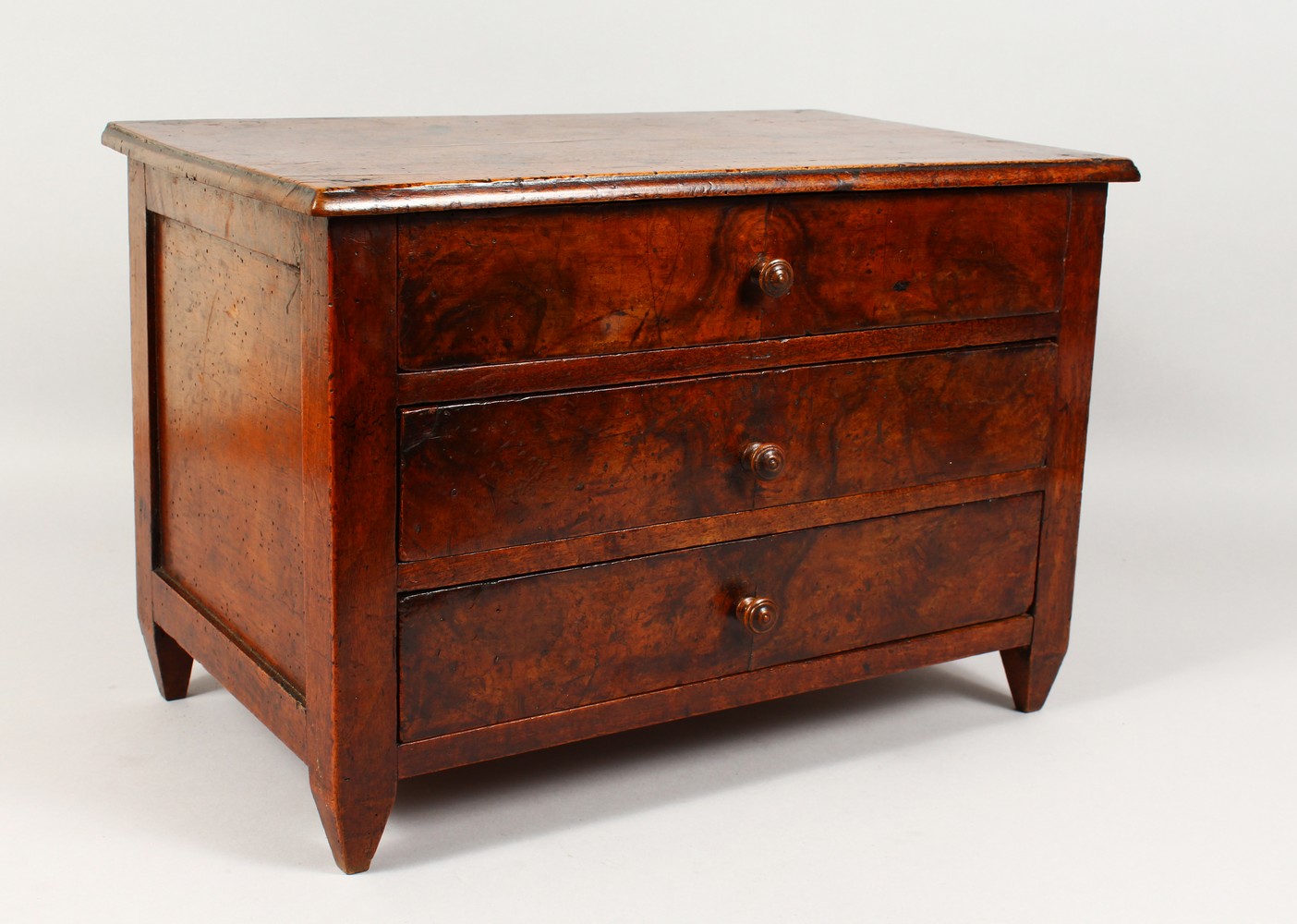 AN APPRENTICE'S FRENCH THREE DRAWER STRAIGHT FRONT COMMODE. W45cm x D27cm x H30cm