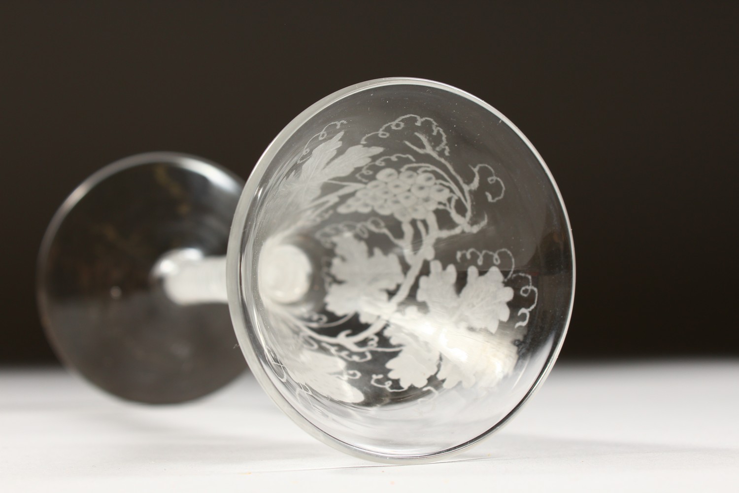 A GEORGIAN WINE GLASS with tapering bowl engraved with fruiting vines, with air twist stem. 6.5ins - Image 6 of 7