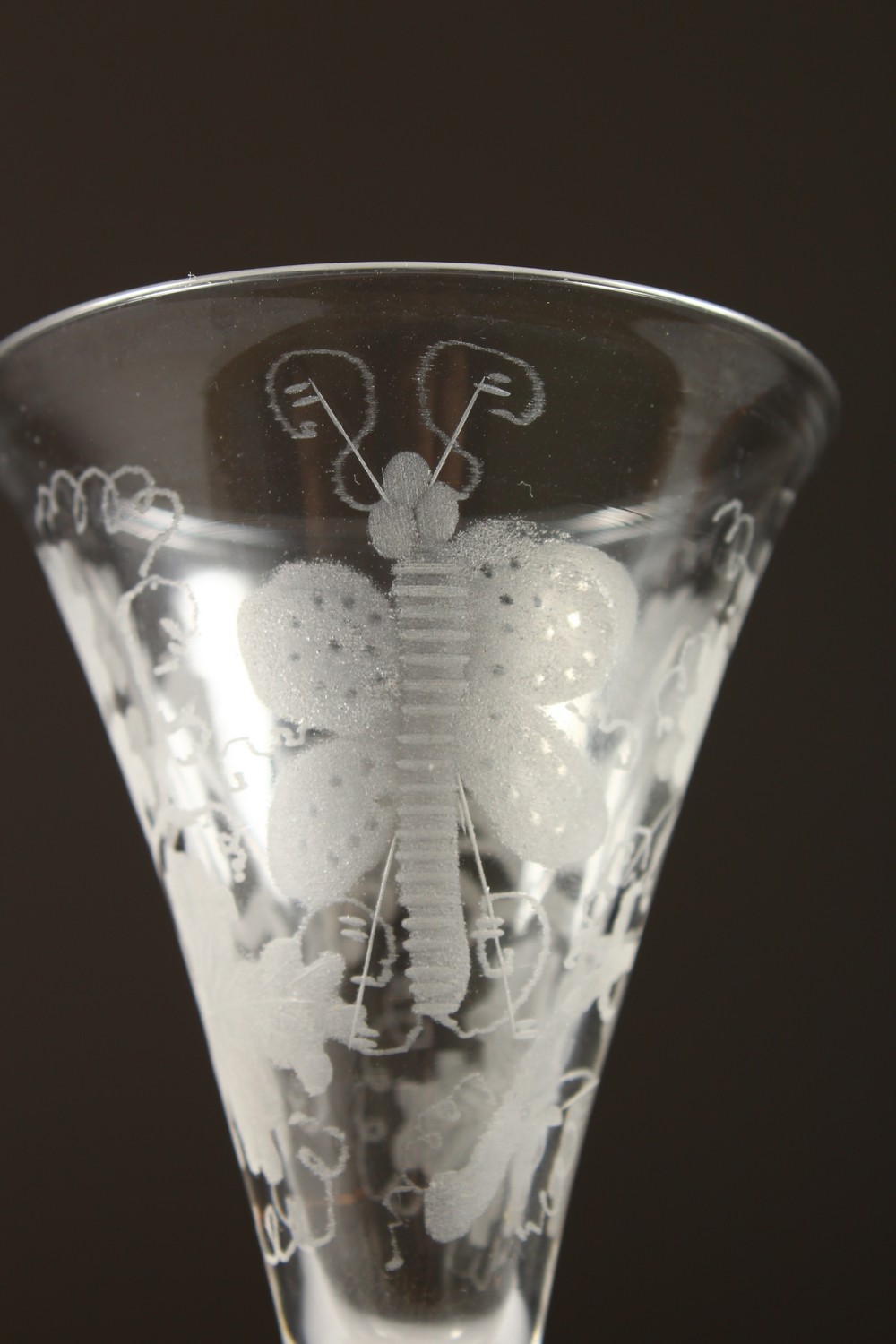 A GEORGIAN WINE GLASS with tapering bowl engraved with fruiting vines, with air twist stem. 6.5ins - Image 5 of 7