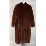 A VERY GOOD FULL LENGTH MINK FUR COAT.