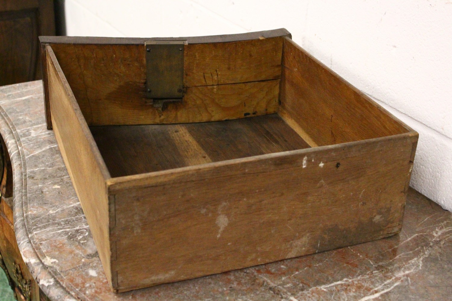 A LOUIS XVTH KINGWOOD BOMBE FRONTED COMMODE by JEAN CHARLES ELLEUME, CIRCA 1755, with grey marble - Image 23 of 37