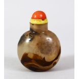 A GOOD 19TH / 20TH CENTURY CHINESE CARVED AGATE SNUFF BOTTLE, with coral style stopper and spoon,