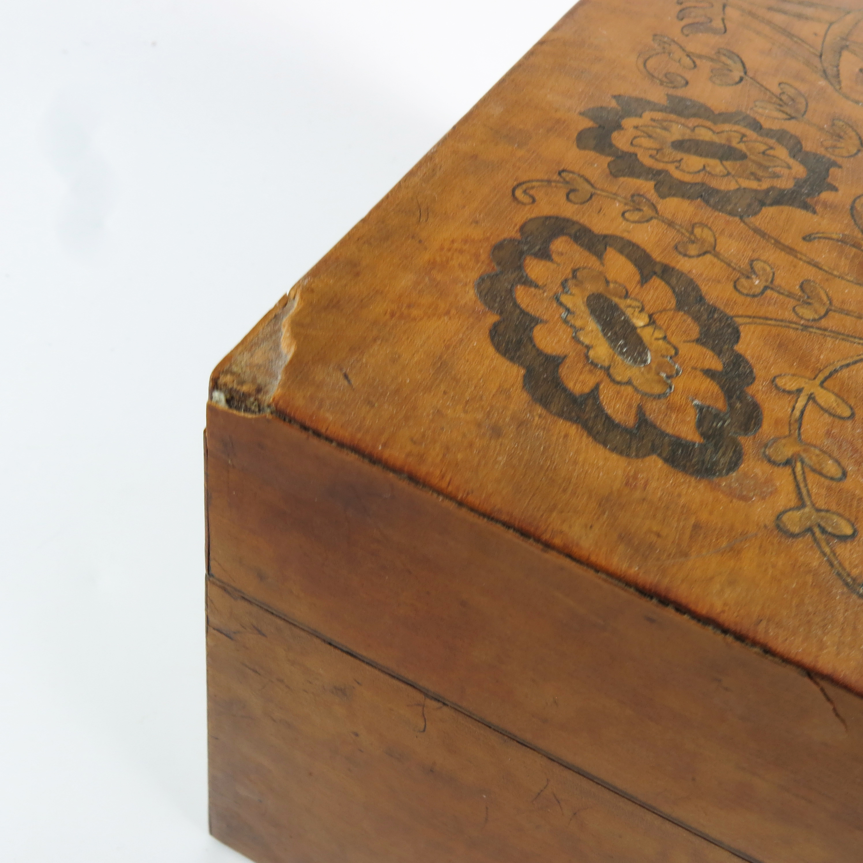 TEA CADDY WITH FLORAL POKER WORK DECORATION AND FITTED INTERIOR - Image 7 of 8