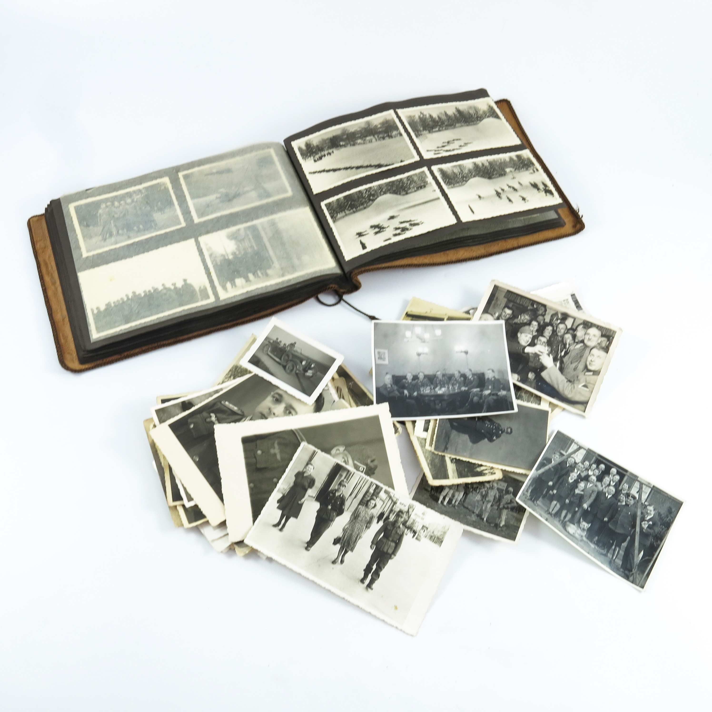 GERMAN WARTIME PHOTOGRAPH ALBUM AND QTY OF LOOSE WARTIME PHOTOGRAPHS - Image 2 of 3