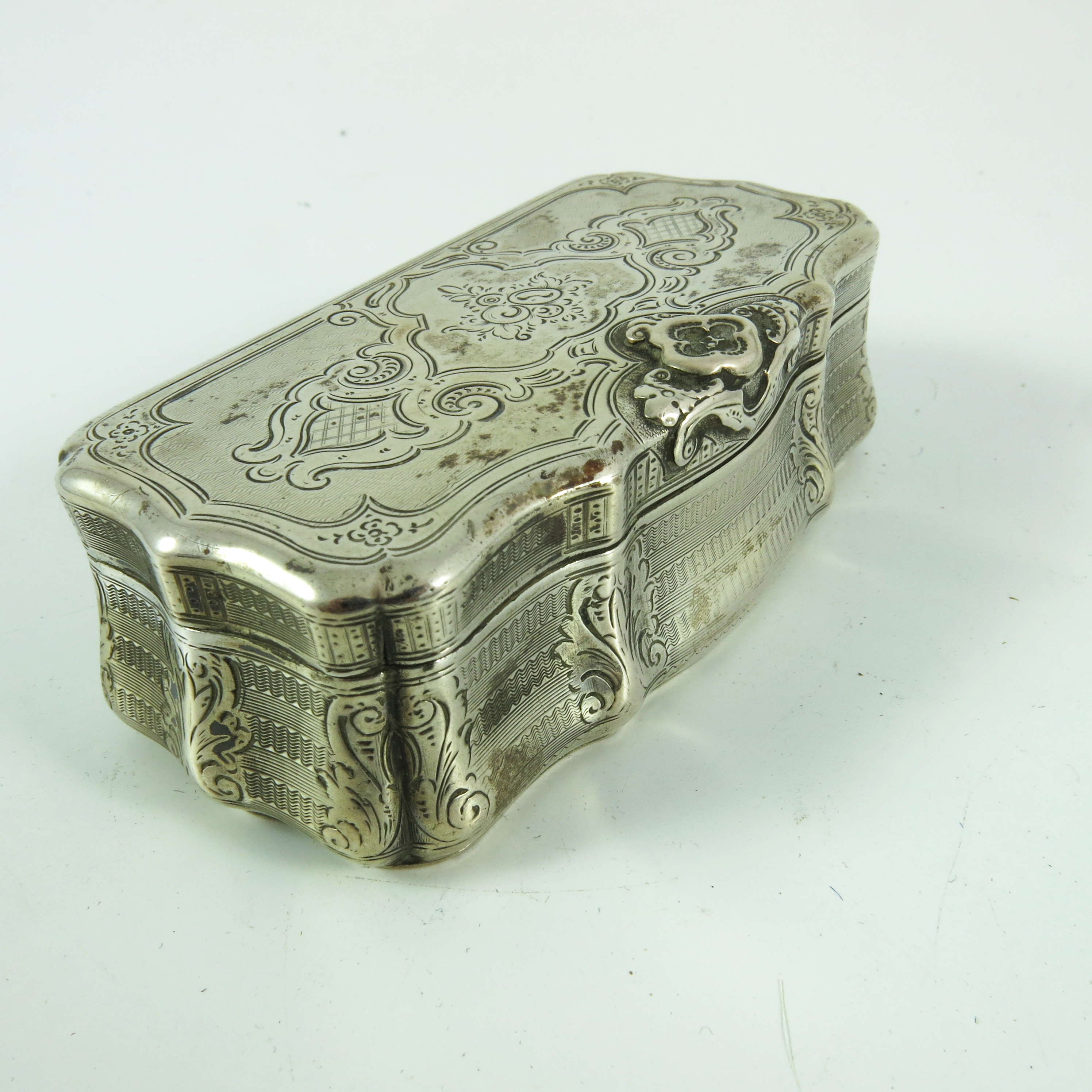 CONTINENTAL, POSSIBLY DUTCH, WHITE METAL TRINKET BOX WITH HINGED COVER - Image 3 of 6