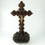 TRAMP ART CRUCIFIX WITH GILDED FIGURE OF CHRIST