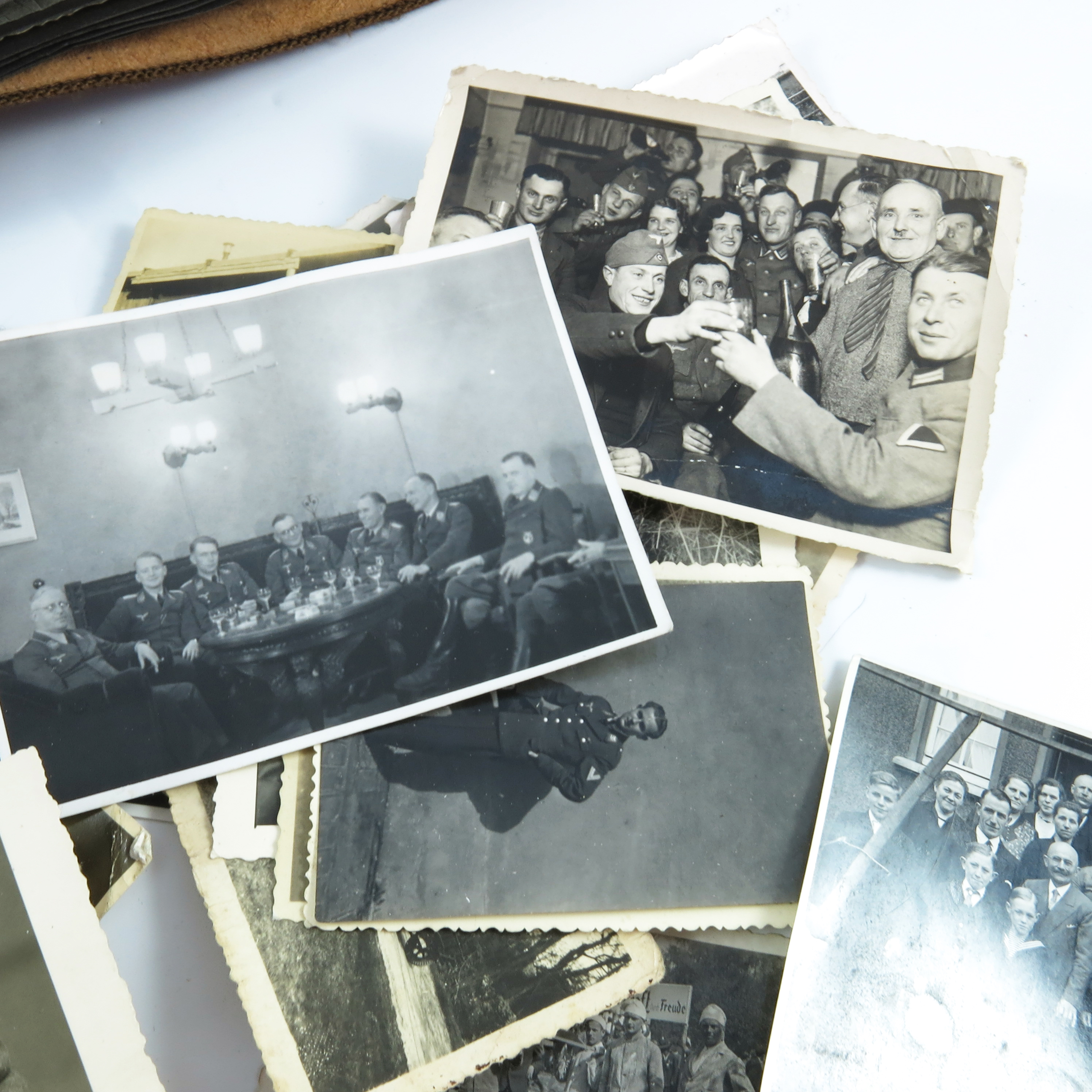GERMAN WARTIME PHOTOGRAPH ALBUM AND QTY OF LOOSE WARTIME PHOTOGRAPHS - Image 3 of 3