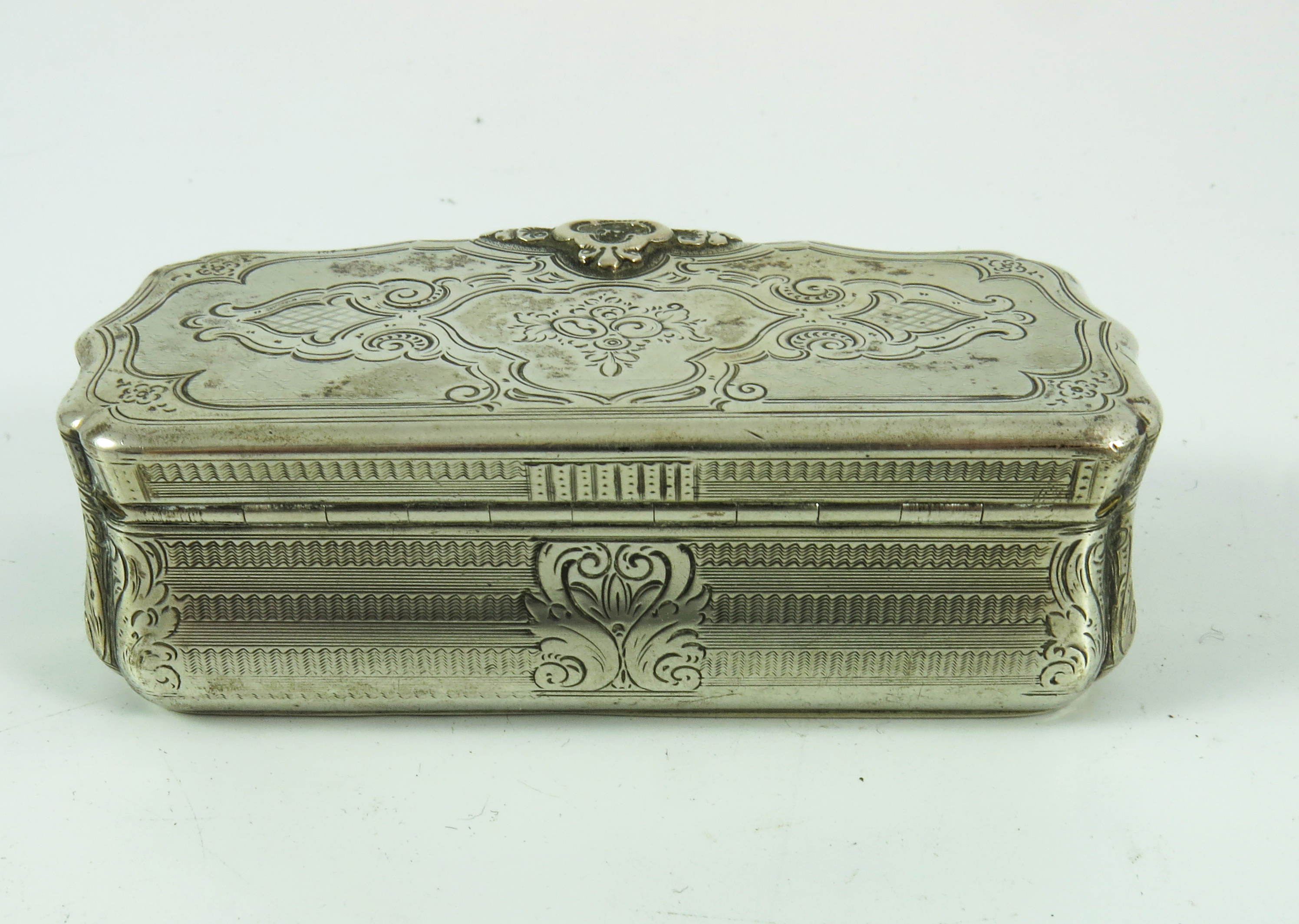 CONTINENTAL, POSSIBLY DUTCH, WHITE METAL TRINKET BOX WITH HINGED COVER - Image 2 of 6