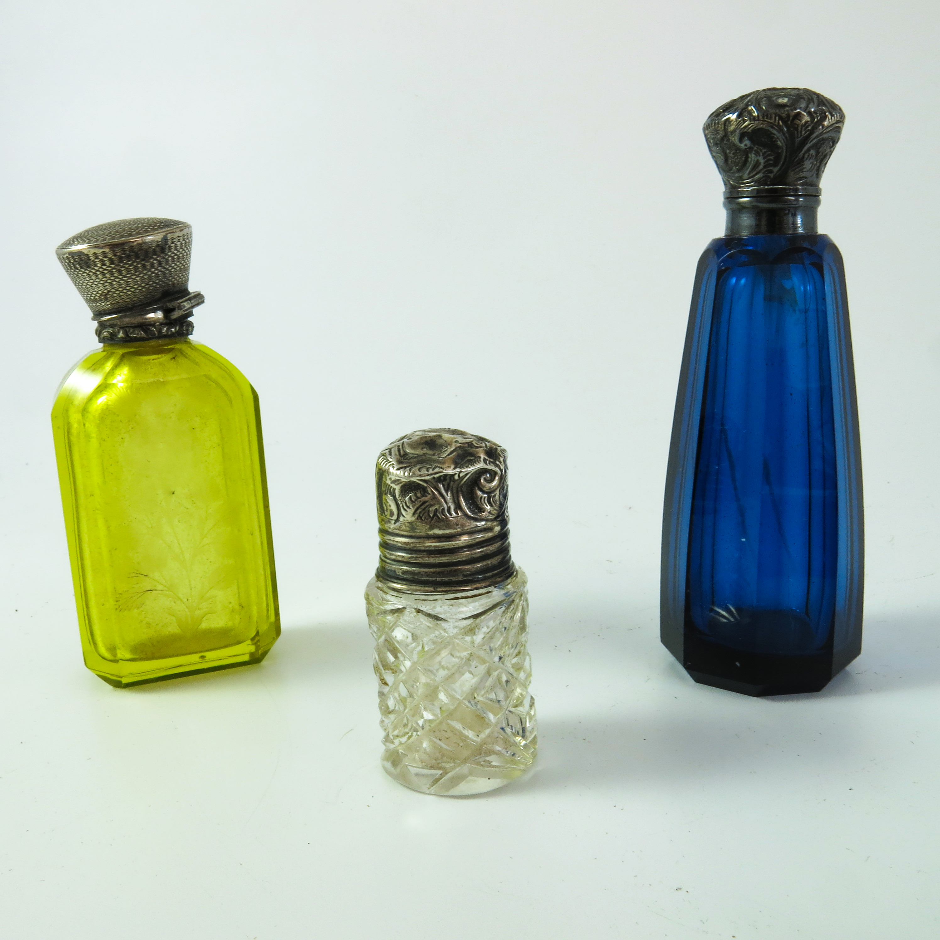 COLLECTION OF SILVER TOP AND OTHER PERFUME BOTTLES INC. DOUBLE ENDED (5) - Image 6 of 6