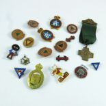 MILITARIA : 1915 ON WAR SERVICE BADGE, RAC RALLY OG GB BADGES, YORK RALLY 1956 & OTHER BADGES