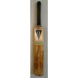 EX DUNCAN FEARNLEY PRIVATE COLLECTION IAN BOTHAM’S ‘FEARNLEY MAGNUM’ CRICKET BAT – USED BY IAN